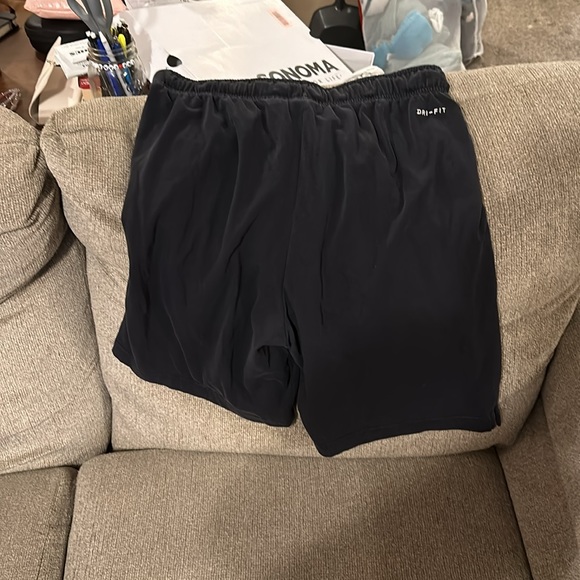 Nike shorts - Picture 4 of 6
